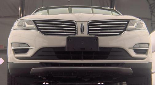 White Platinum Clearcoat Metallic 2017 Lincoln MKC Reserve