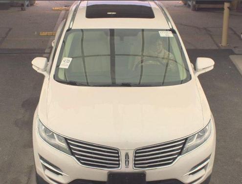 White Platinum Clearcoat Metallic 2017 Lincoln MKC Reserve