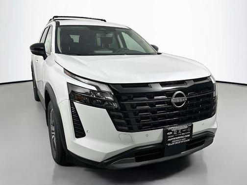 Everest White P 2026 Nissan Pathfinder SL