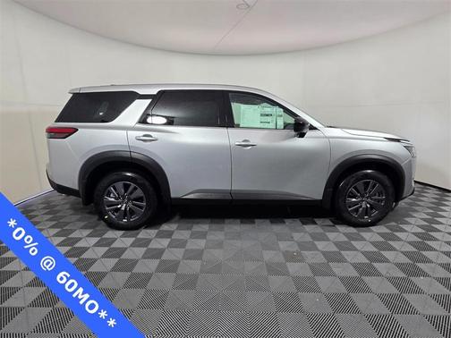 2025 Nissan Pathfinder S
