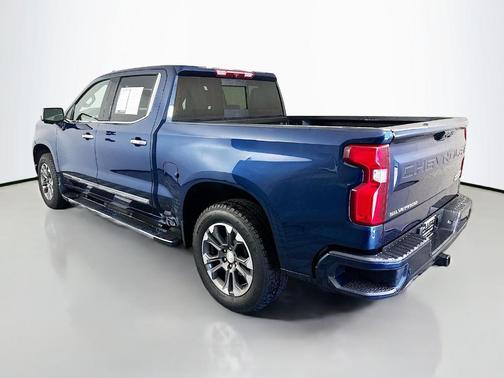 Glacier Blue Metallic 2022 Chevrolet Silverado 1500 High Country
