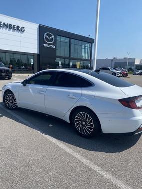 2022 Hyundai SONATA Hybrid Limited
