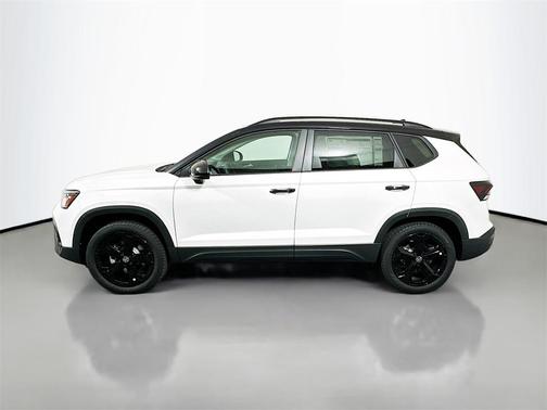 2025 Volkswagen Taos 1.5T SE Black