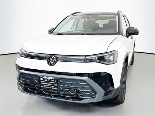 2025 Volkswagen Taos 1.5T SE Black