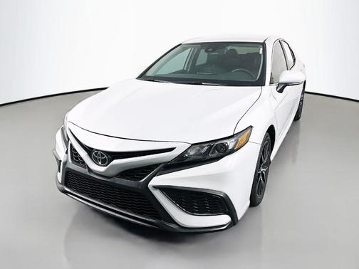 Ice 2023 Toyota Camry SE