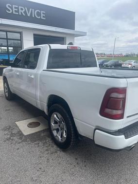 Bright White Clearcoat 2019 RAM 1500 Big Horn