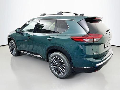 Obsidian Green 2026 Nissan Rogue Platinum