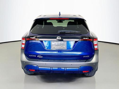 Deep Blue Pearl 2025 Nissan Kicks SV