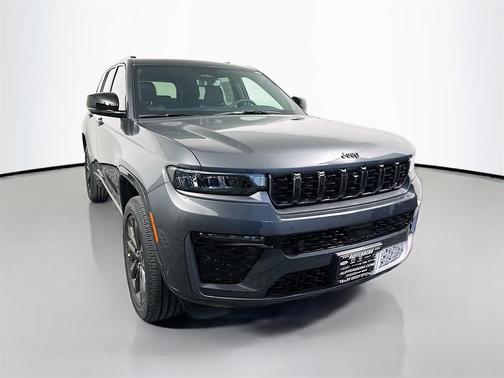 Metallic 2026 Jeep Grand Cherokee Limited SUV