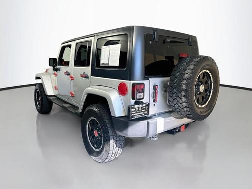 Bright Silver Clearcoat Metallic 2011 Jeep Wrangler Unlimited Sahara
