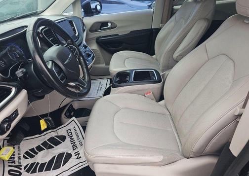2021 Chrysler Pacifica Touring-L