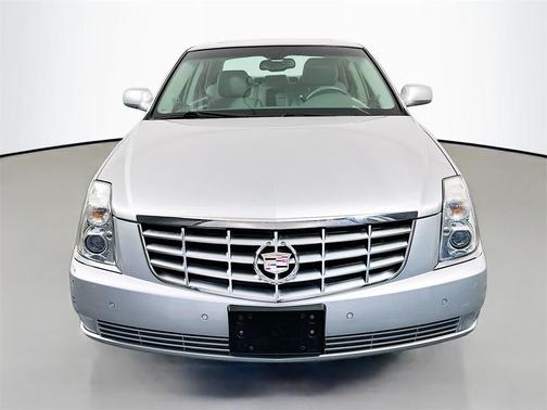 2010 Cadillac DTS Base
