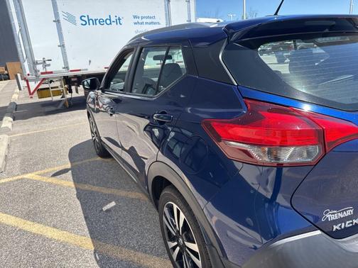 Deep Blue Pearl 2019 Nissan Kicks SR