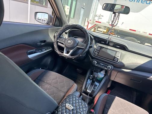 Deep Blue Pearl 2019 Nissan Kicks SR