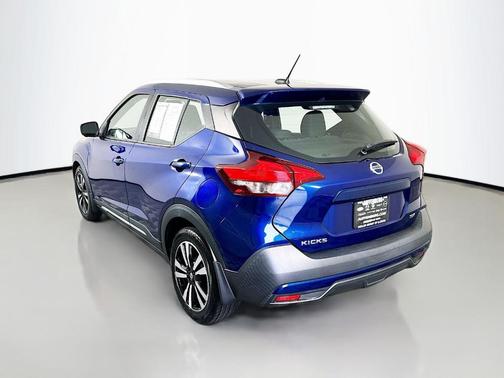 Deep Blue Pearl 2019 Nissan Kicks SR