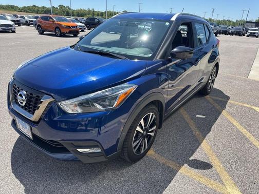 Deep Blue Pearl 2019 Nissan Kicks SR