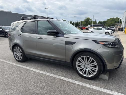 Silicon Silver 2017 Land Rover Discovery First Edition