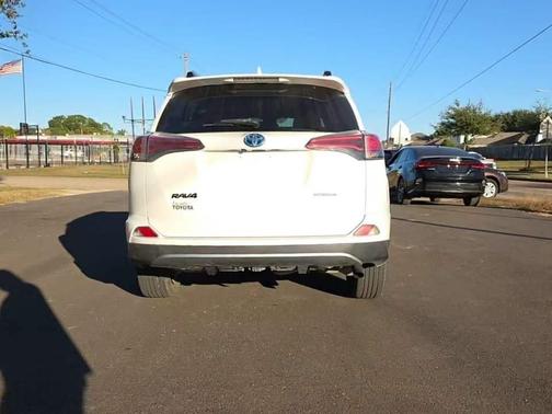 2018 Toyota RAV4 Hybrid LE