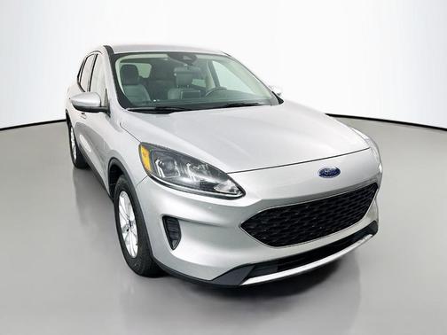 Ingot Silver Metallic 2020 Ford Escape SE