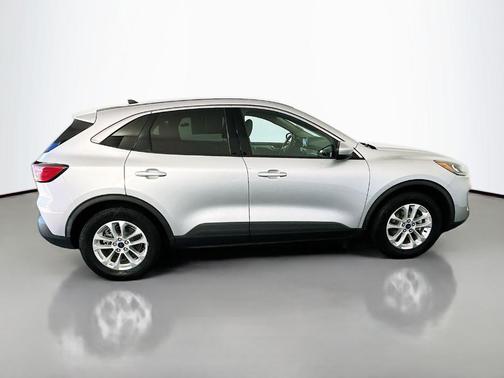 Ingot Silver Metallic 2020 Ford Escape SE