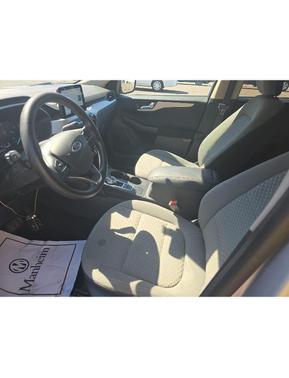 Ingot Silver Metallic 2020 Ford Escape SE