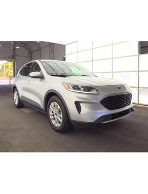 Ingot Silver Metallic 2020 Ford Escape SE