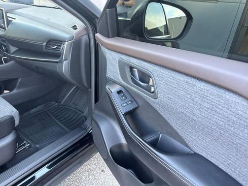 Black 2021 Nissan Rogue S