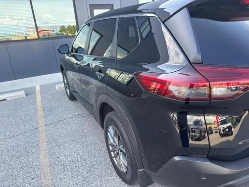 Black 2021 Nissan Rogue S