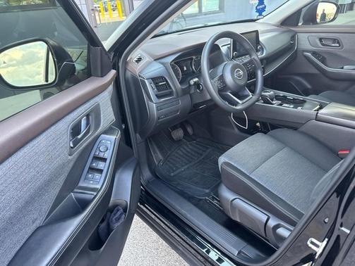 Black 2021 Nissan Rogue S