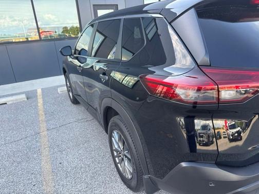 Black 2021 Nissan Rogue S