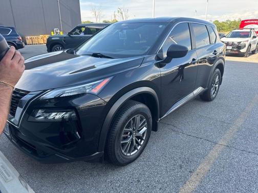 Black 2021 Nissan Rogue S