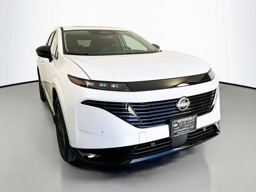 Everest White P 2026 Nissan Murano Platinum