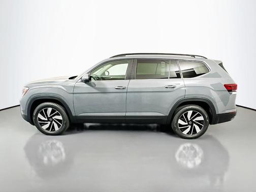 Pure Gray 2026 Volkswagen Atlas 2.0T SE w/Technology