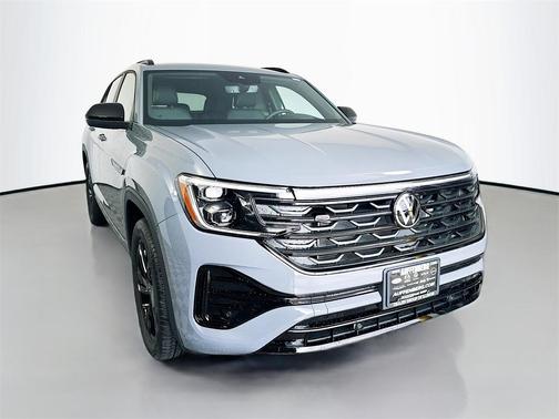 2026 Volkswagen Atlas Cross Sport 2.0T SEL R-Line Black