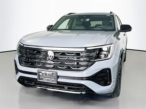 2026 Volkswagen Atlas Cross Sport 2.0T SEL R-Line Black