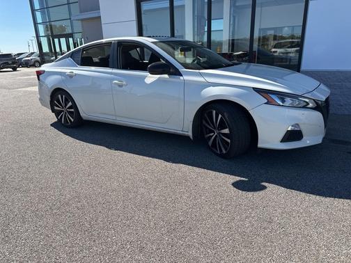 2022 Nissan Altima 2.0 SR