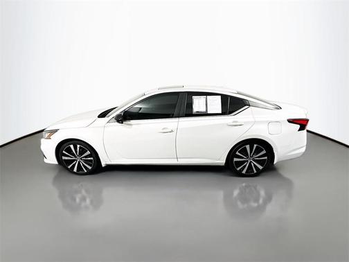 2022 Nissan Altima 2.0 SR