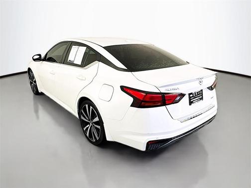 2022 Nissan Altima 2.0 SR