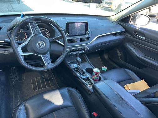 2022 Nissan Altima 2.0 SR