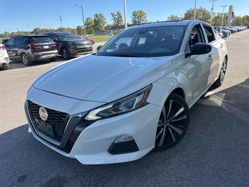 2022 Nissan Altima 2.0 SR