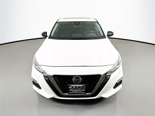 2022 Nissan Altima 2.0 SR