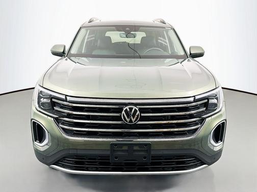 Avocado Green Pearl 2026 Volkswagen Atlas 2.0T SE W/TECHNOLOGY
