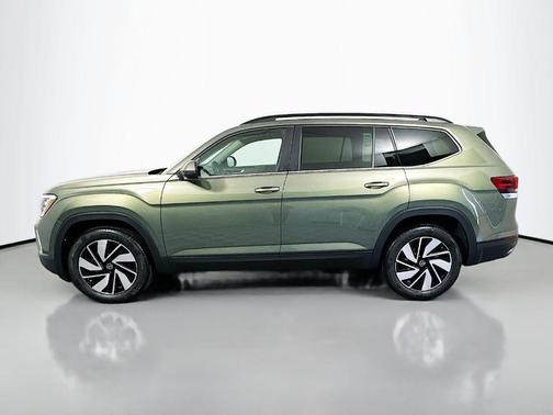 Avocado Green Pearl 2026 Volkswagen Atlas 2.0T SE W/TECHNOLOGY