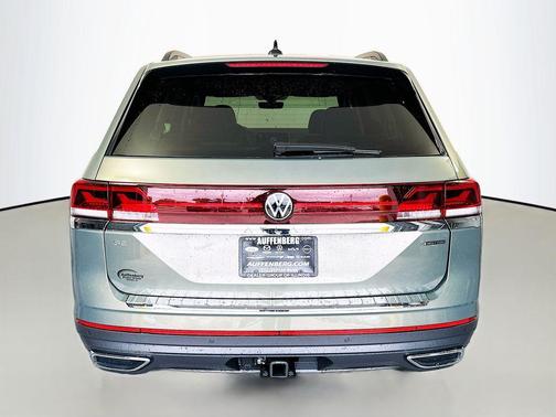 Avocado Green Pearl 2026 Volkswagen Atlas 2.0T SE W/TECHNOLOGY