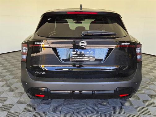 2025 Nissan Kicks SV