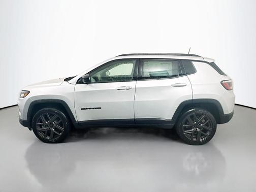 Silver Zynith 2026 Jeep Compass Latitude
