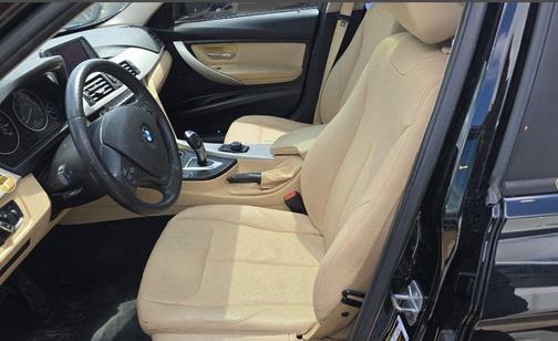 Black Sapphire Metallic 2018 BMW 320 i