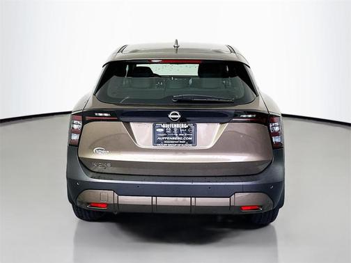 2025 Nissan Kicks S