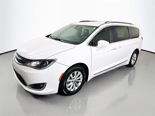 2018 Chrysler Pacifica Touring-L Plus