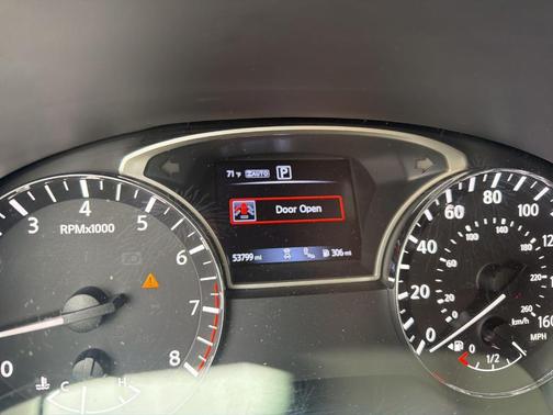 Brilliant Silver Metallic 2020 Nissan Pathfinder SV